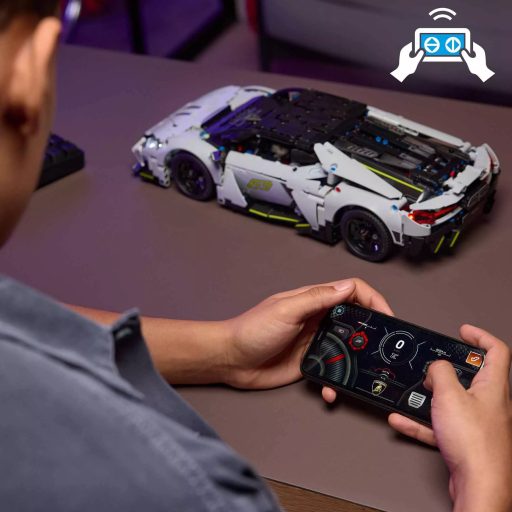 LEGO Technic (42214) - Lamborghini Revuelto szuper sportautó