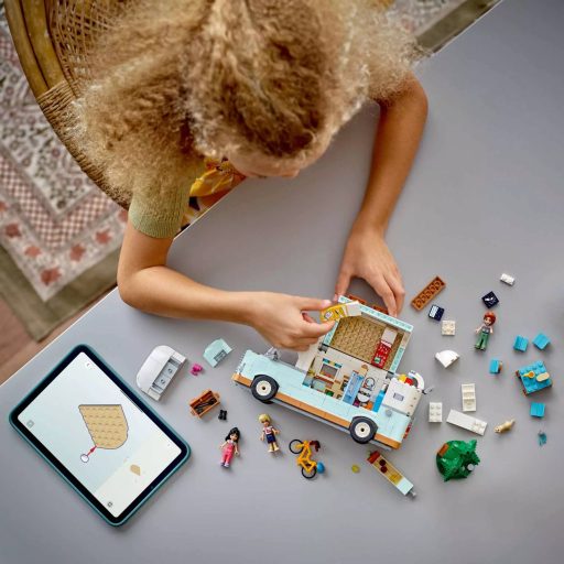 LEGO Friends (42663) - Barátság lakóautós kaland